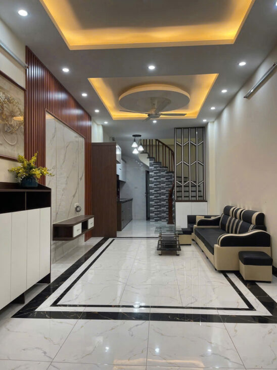 HIẾM – NGUYỄN VĂN CỪ – LONG BIÊN – 1P SANG PHỐ – OTO – 37M2 – 5 TẦNG – 6TY5