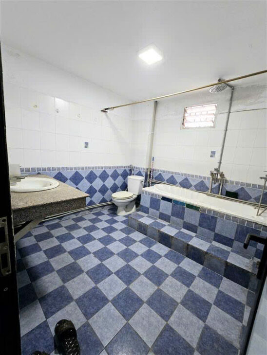 EM BÁN NHÀ Ở #SƠNTÂY #BAĐÌNH – NHÀ LÔ GÓC – 2 THOÁNG CỬA SỔ MỞ 2 BÊN – NGÕ NÔNG GẦN PHỐ – SỔ ĐỎ ĐẸP