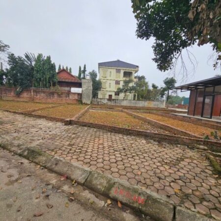 Bán lô đất TĐC Vai Réo vị trí đẹp giá rẻ VH rộng đường to gần ĐL Thăng Long nhỉnh 3tỷ Bán lô đất TĐC Vai Réo vị trí đẹp giá rẻ VH rộng đường to gần ĐL Thăng Long nhỉnh 3tỷ