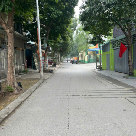 Bán đất đấu giá Vạn Phúc-Hà Đông. DT 77,5m, MT 5m, được xây 9 tầng. Giá 18,5 tỷ. LH: 0964769634