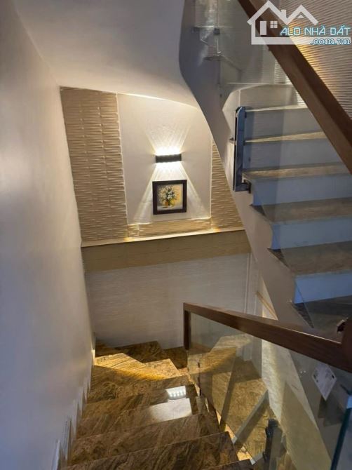 BÁN NHÀ NGUYỄN VĂN CỪ – Ô TÔ ĐỖ CỬA – KINH DOANH ĐỈNH – 51M2 ×5 TẦNG -12 TỶ