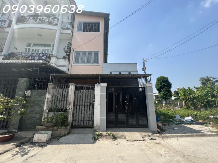 6 . THẠNH XUÂN 43 – Q12 – NHÀ SỔ HỔNG CẶP- khu Vip – đường 7m thông- chỉ 2,330 tỷ + 2,230 tỷ.