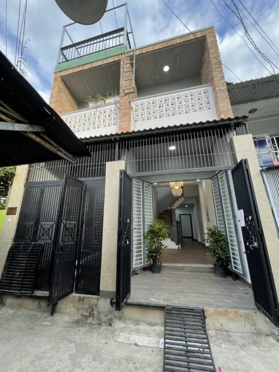 TX43 – 1 sẹc- NHÀ SIÊU ĐẸP 45M2 – 3PN- SÂN THƯỢNG- sát BỜ SÔNG VÀM THUẬT 2,780 TỶ