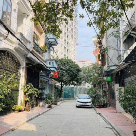 BÁN NHÀ PHÙNG CHÍ KIÊN – CẦU GIẤY – 38M2 x 5T – MT 3.2M – 7.8 TỶ – Ô TÔ ĐỖ CỬA – FULL NỘI THẤT