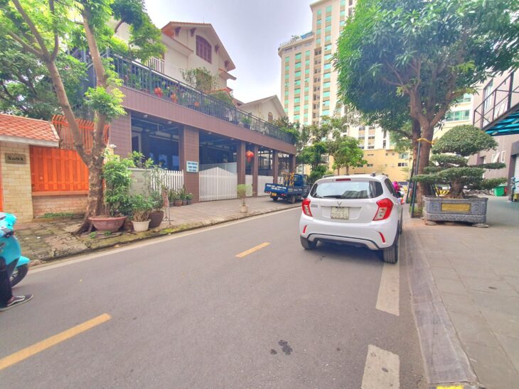 BIỆT THỰ KĐT DỊCH VỌNG ???? 307 M2 x 4T ???? MT 15M ????KINH DOANH VIP????PHÂN LÔ ????ĐƯỜNG Ô TÔ TRÁNH
