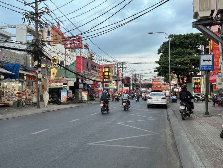 Bán KHÁCH SẠN 8 tầng mới ngang 10M 55P Lê Văn Khương 260m2 TN 120tr gần NM Bia 36 tỷ.