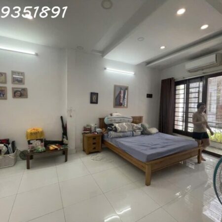????NHÀ HXH 93M2 3TẦNG 6PN NGANG 7M SHR HOÀN CÔNG ĐỦ giá chỉ 11TỶ