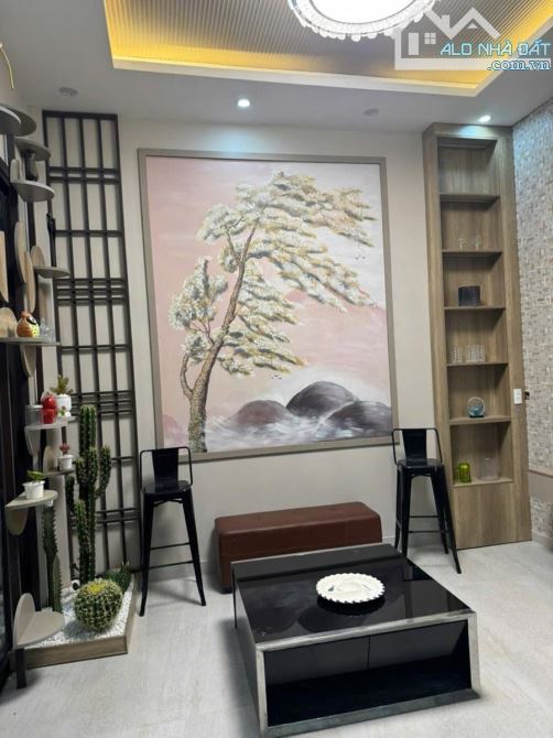 BÁN NHÀ NGUYỄN VĂN CỪ – Ô TÔ ĐỖ CỬA – KINH DOANH ĐỈNH – 51M2 ×5 TẦNG -12 TỶ