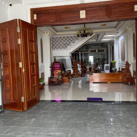 Bán nhà phố Nguyễn Thái Học – 1 nhà ra phố – 95m chỉ 12.5 tỷ