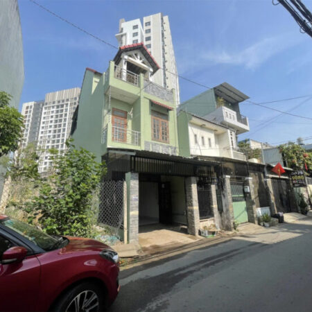 NHÀ 2 MT NGAY CỔNG KHU PICITY TX13 TIỆN KINH DOANH 6.2 tỷ