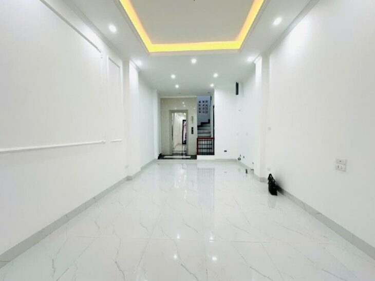 BÁN NHÀ ĐỊNH CÔNG THƯỢNG, HOÀNG MAI, THANG MÁY, 20M RA MẶT PHỐ , 35M2, 8.5TỶ(CTL)