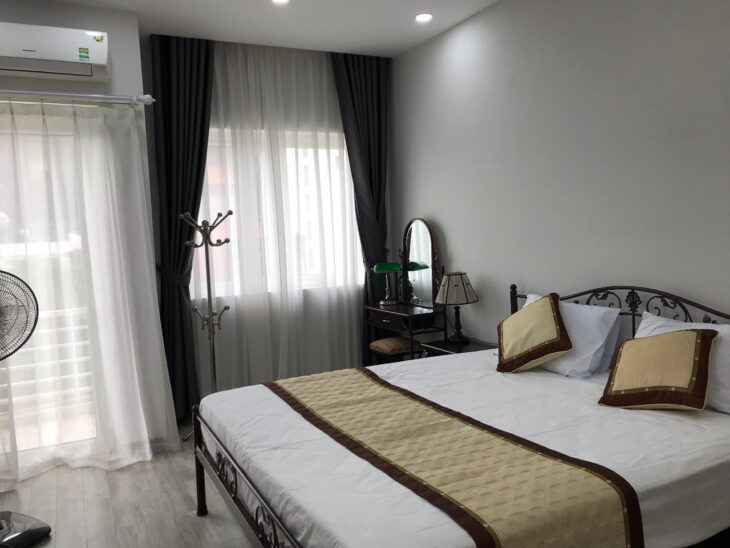 căn nhà 1 trệt 3 lầu 5 phòng ngủ 4 wc địa chỉ đối diện vincom lê văn việt Q9