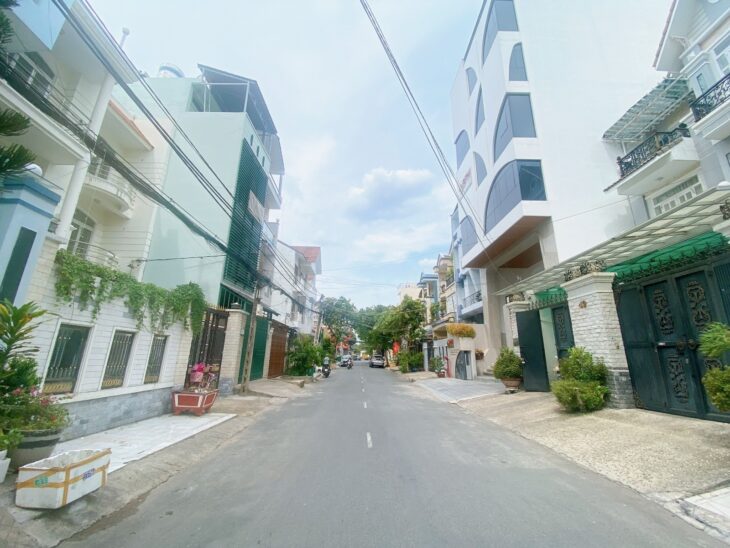 Bán nhà Q7, 65 m2 MẶT TIỀN đường số trục LÂM VĂN BỀN, không QH, công nhận đủ, nhỉnh 8 tỷ