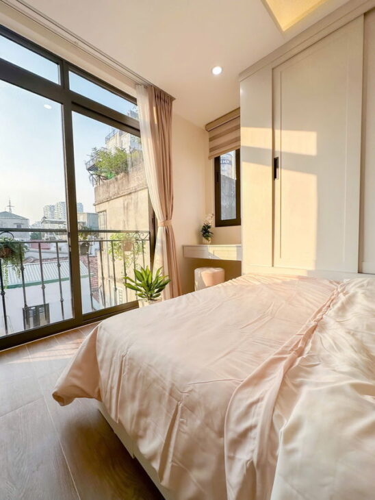 Bán tòa apartment siêu đẹp Hoàng Hoa Thám 6 tầng thang máy, 48m, MT 4.8m,9PN, 12.6 tỷ