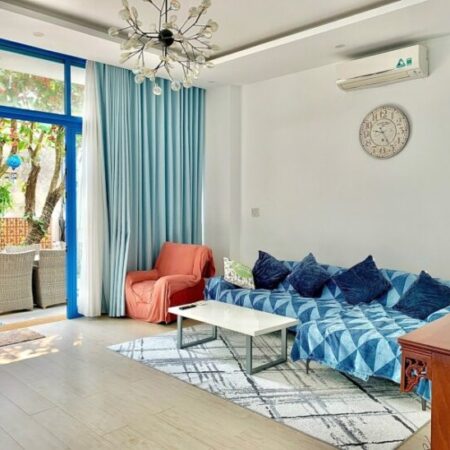 Villa lô góc -Chế Lan Viên -Ven biển Mỹ Khê- Giá chỉ 17,5 tỷ .