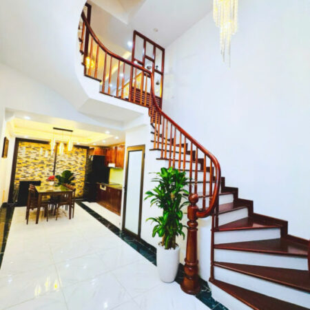 GẤP! KHƯƠNG TRUNG THANH XUÂN,Ô TÔ ĐỖ CỬA,NGÕ THÔNG,KINH DOANH,40M2 x 5T.