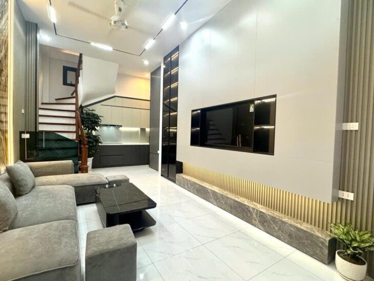 Bán nhà 5 tầng, 32m², 3PN, 3WC, Tây Sơn – 8.2 tỷ – Ngõ Ô Tô – Ngõ Nông – Gần Phố Lớn