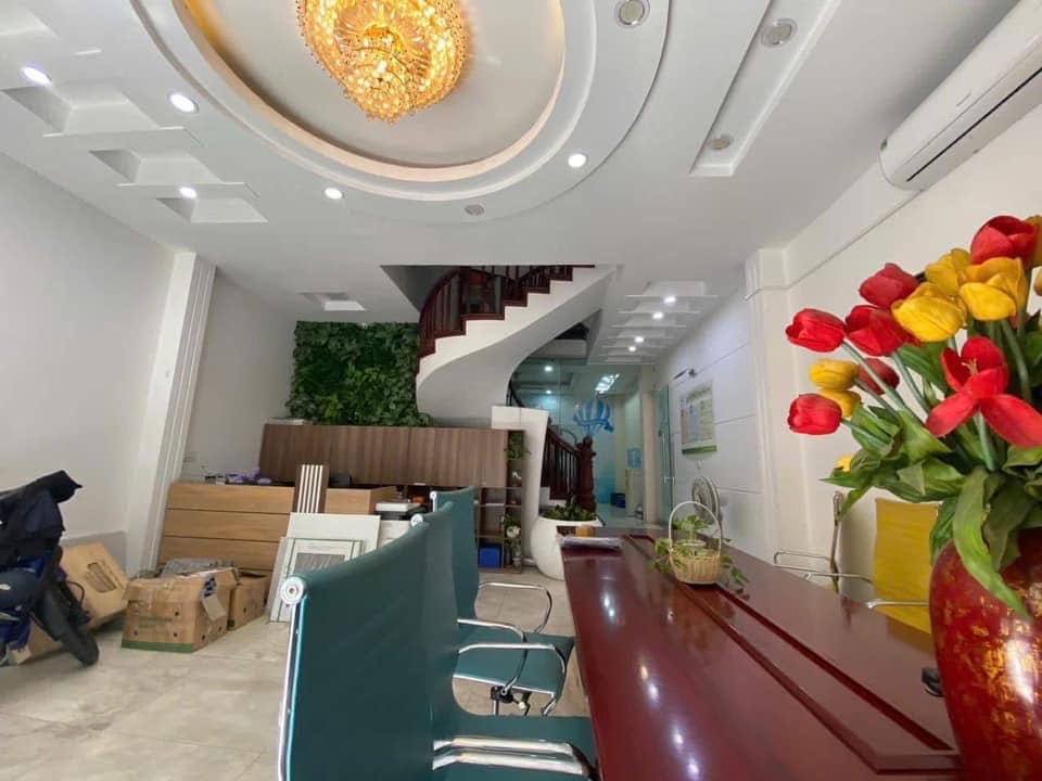PHÂN LÔ TRUNG KÍNH???? 80M2 x 5T???? MT 6M???? 40.48 TỶ???? Ô TÔ TRÁNH TRƯỚC CỬA???? KD VĂN PHÒNG