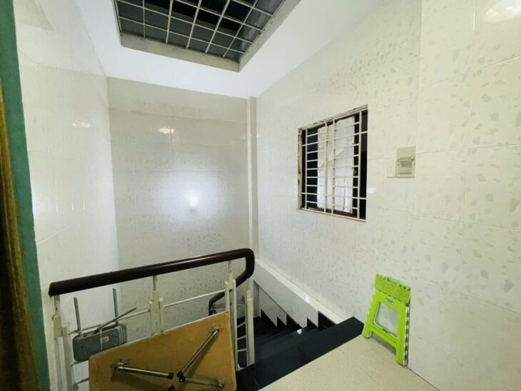 Cách Mạng Tháng 8 , P15 Quận 10, DT 46M2( 5.7 X 8.1), 5 TẦNG GIÁ 8.80 TỶ