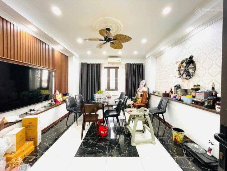 Bán gấp nhà phân lô phố Chùa Láng 56m2 6 tầng thang máy giá 20 tỷ