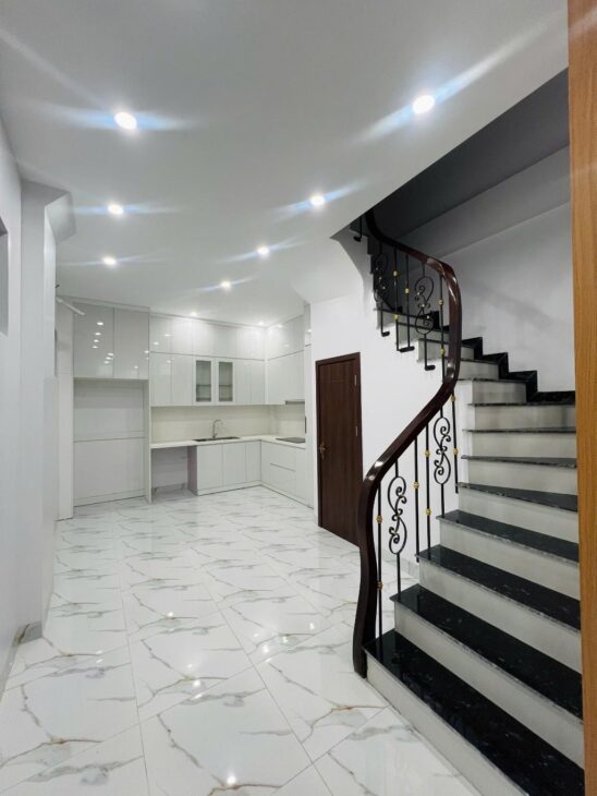 Bán Nhà: Tựu Liệt, Mặt đường Bờ Sông, 40m2, Kinh Doanh, oto đỗ cửa, sổ vuông. Nhỉnh 8 tỷ