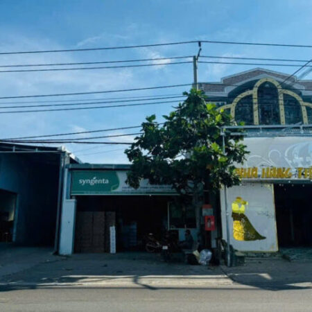 SỞ HỮU ĐẤT ĐẸP Tặng Luôn NHÀ Giá Yêu Thương -Vị Trí Tại : Mặt Tiền tiền đường lớn 21/8 ( QL 27A)