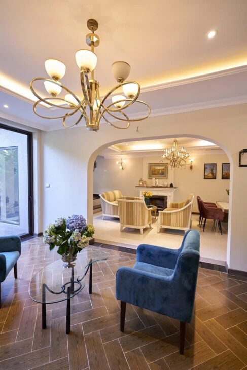 BIỆT THỰ KĐT DỊCH VỌNG ???? 307 M2 x 4T ???? MT 15M ????KINH DOANH VIP????PHÂN LÔ ????ĐƯỜNG Ô TÔ TRÁNH