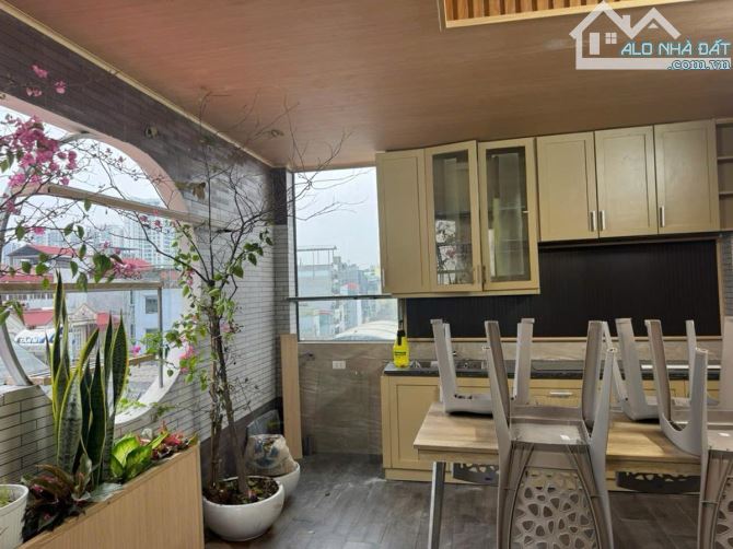 BÁN NHÀ NGUYỄN VĂN CỪ – Ô TÔ ĐỖ CỬA – KINH DOANH ĐỈNH – 51M2 ×5 TẦNG -12 TỶ