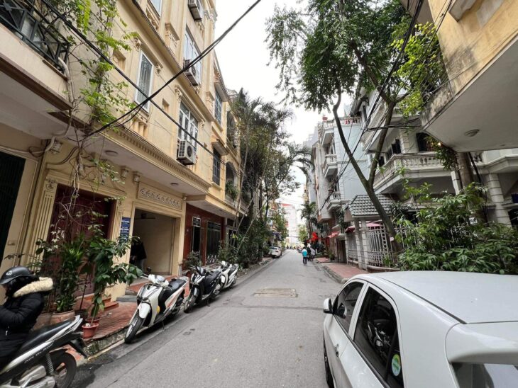 BÁN NHÀ QUAN NHÂN-CẦU GIẤY-70/82T2-5T-24TY. LH: 0982.769.586