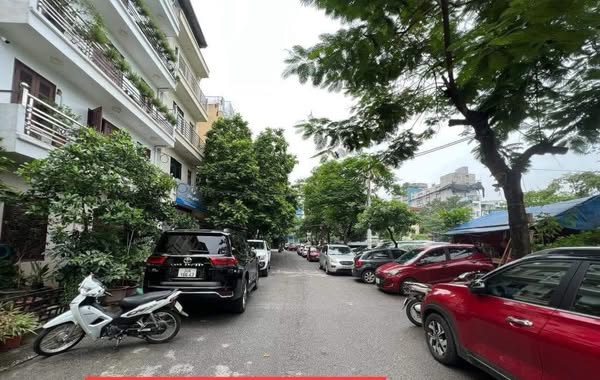 Mặt hồ Đầm Tròn Đội Cấn – ô tô vào nhà – xây apartment – 177m vuông đẹp