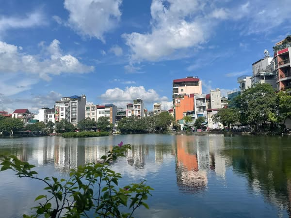 Mặt hồ Đầm Tròn Đội Cấn – ô tô vào nhà – xây apartment – 177m vuông đẹp