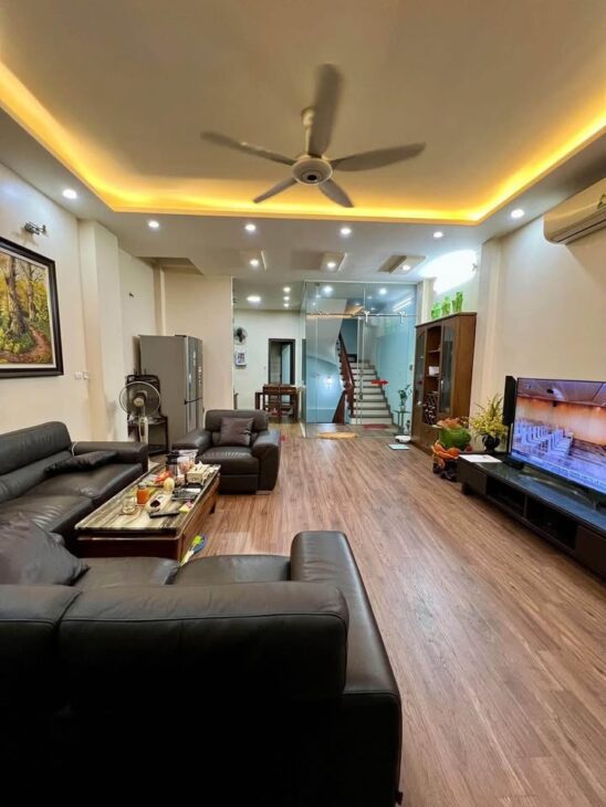 Bồ Đề,Long Biên ngõ thông ô tô vào nhà DT 42m2 giá chỉ 11.5 tỷ