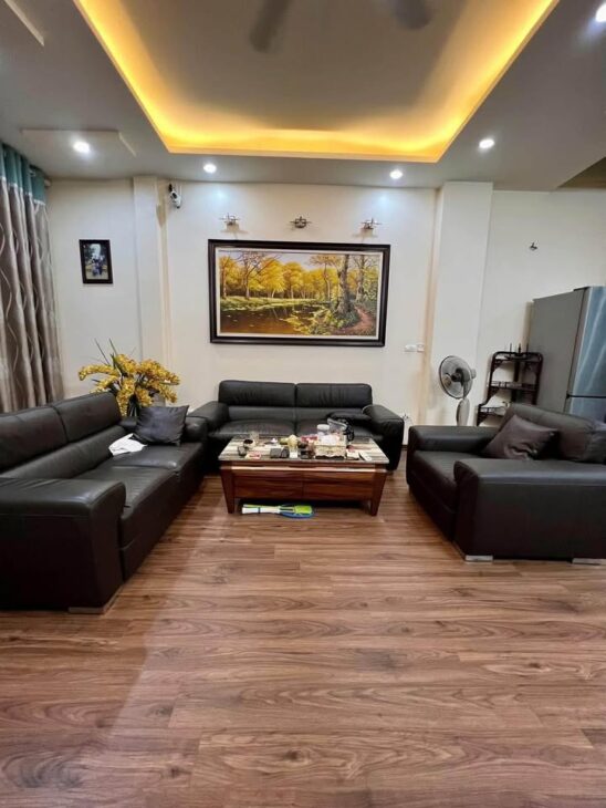 Bồ Đề,Long Biên ngõ thông ô tô vào nhà DT 42m2 giá chỉ 11.5 tỷ