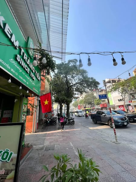 BÁN NHÀ NGUYỄN VĂN CỪ – Ô TÔ VÀO NHÀ – NGÕ THÔNG GẦN MẶT PHỐ – GIÁ CỰC TỐT
