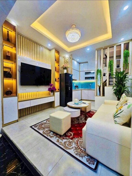 BÁN NHÀ NGUYỄN VĂN CỪ – Ô TÔ VÀO NHÀ – NGÕ THÔNG GẦN MẶT PHỐ – GIÁ CỰC TỐT