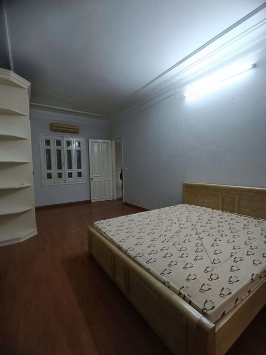 Mảnh đất vàng xây căn hộ Đống Đa ! Ô tô đỗ – khu phân lô – có ô chờ thang máy – giá dân cực mềm.