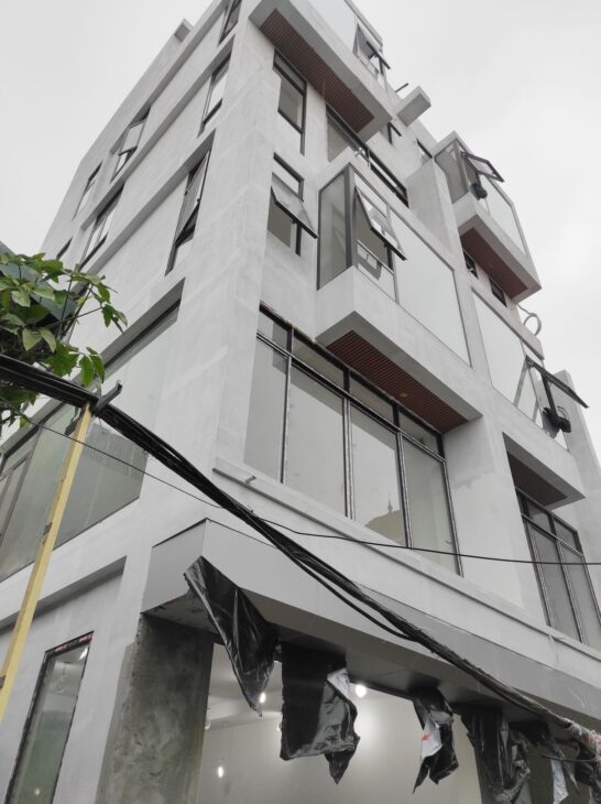 Lô Góc VIP 48m² – 6 Tầng Thang Máy – Ô Tô 7 Chỗ – Gần Aeon Long Biên