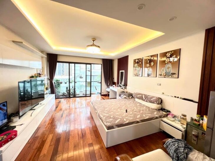 Bán cực gấp nhà phố Hoàng Cầu 5 tầng, 52m², 6PN, Ô Chợ Dừa Đống Đa, 20 tỷ, sổ đỏ