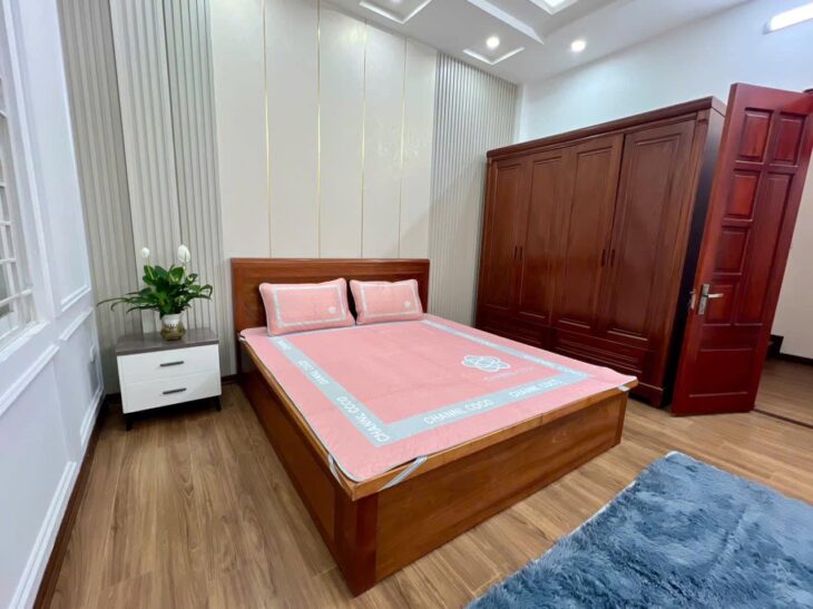 CỰC HIẾM-SIÊU ĐẸP-Ngõ 68 Cầu Giấy 31/35m,5 Tầng/MT 5m-6.8 tỷ, Đầy đủ nội thất
