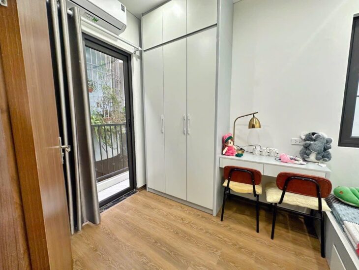 Hiếm!!! Nhà Cù Chính Lan 25m2.MTx4 lô góc, ô tô đỗ cửa, ở ngay, gần trường