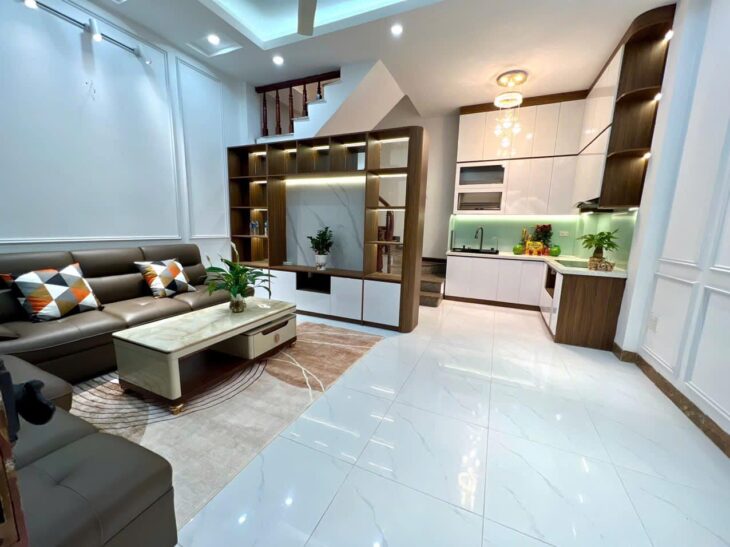 CỰC HIẾM-SIÊU ĐẸP-Ngõ 68 Cầu Giấy 31/35m,5 Tầng/MT 5m-6.8 tỷ, Đầy đủ nội thất