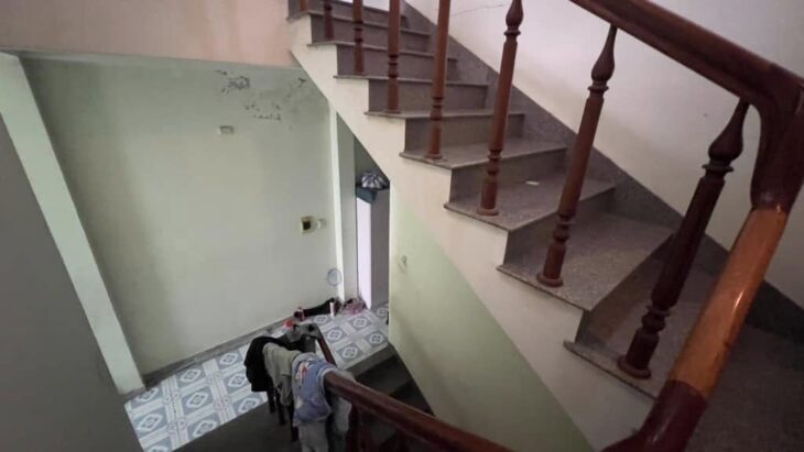 Chính chủ bán đất Lê Thước Sơn Trà tặng nhà 3 tầng siêu chắc chắn Tạc thùng sơn lên như hoa hậu