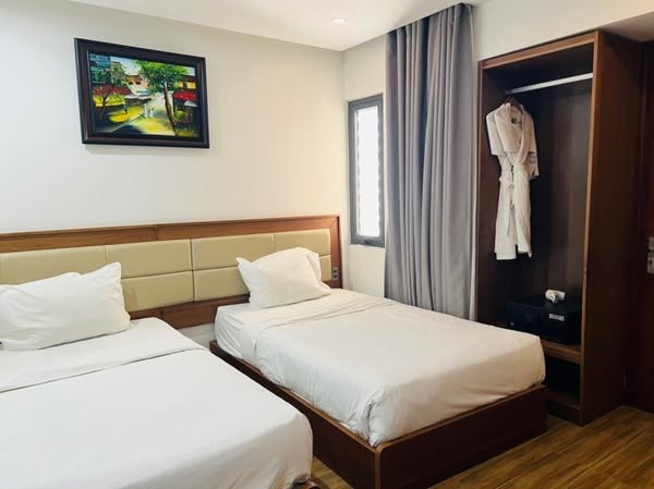 Siêu phẩm -Khách sạn view biển Mỹ Khê 15 tầng – Giá chỉ 135 tỷ.