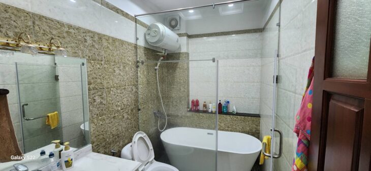 BÁN NHÀ PHÂN LÔ TRUNG KINH – Ô TÔ TRÁNH – 2 THOÁNG – 5.7m MT – 68m2 – 25.3 TỶ