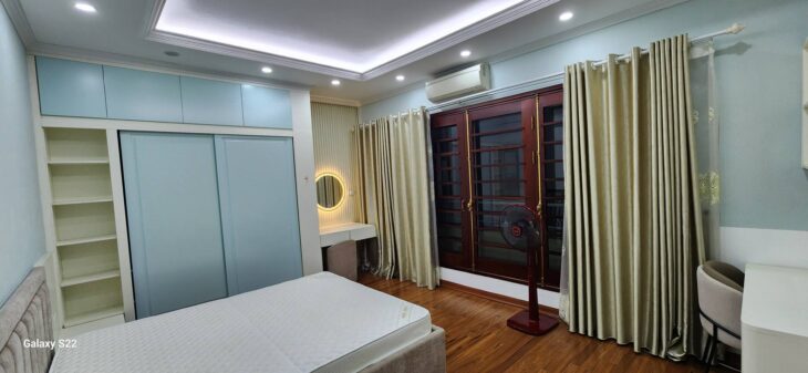 ÔTÔ ĐỖ CỬA-CÁCH PHỐ CHỈ 15M-Bán nhà Phố Trung Kính 58/65m,5Tầng,MT 5.5m 25.5 Tỷ
