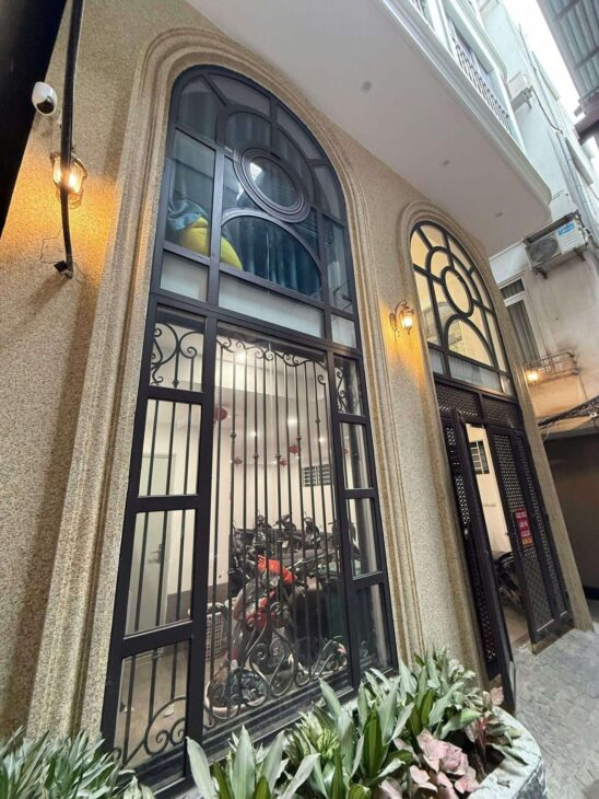 Căn hộ dòng tiền Đê La Thành ! 7 tầng thang máy – Lô góc 2 thoáng – 18 phòng khép kín dòng tiền.