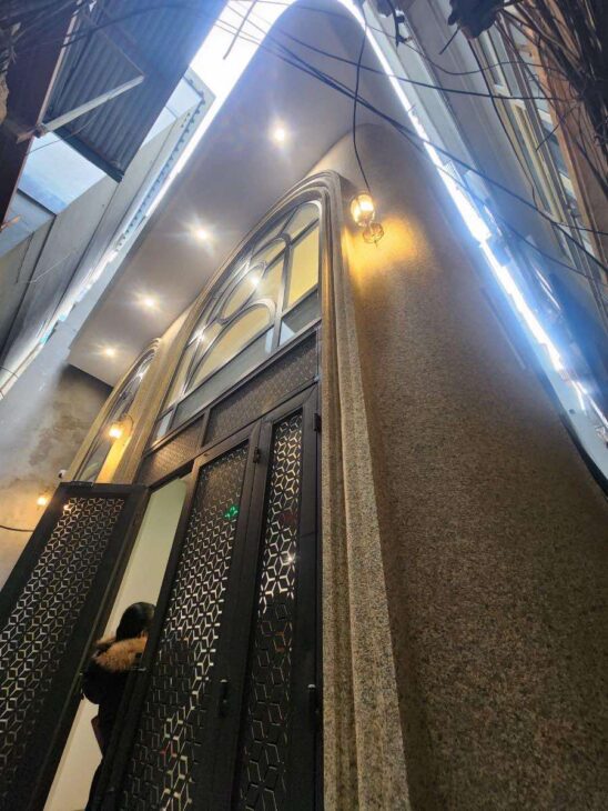 Căn hộ dòng tiền Đê La Thành ! 7 tầng thang máy – Lô góc 2 thoáng – 18 phòng khép kín dòng tiền.