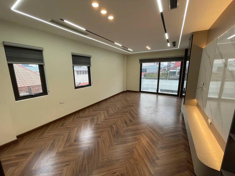 BÁN NHÀ 7 TẦNG THANG MÁY– LÔ GÓC 2 THOÁNG– NGÕ THÔNG – GARA – KINH DOANH