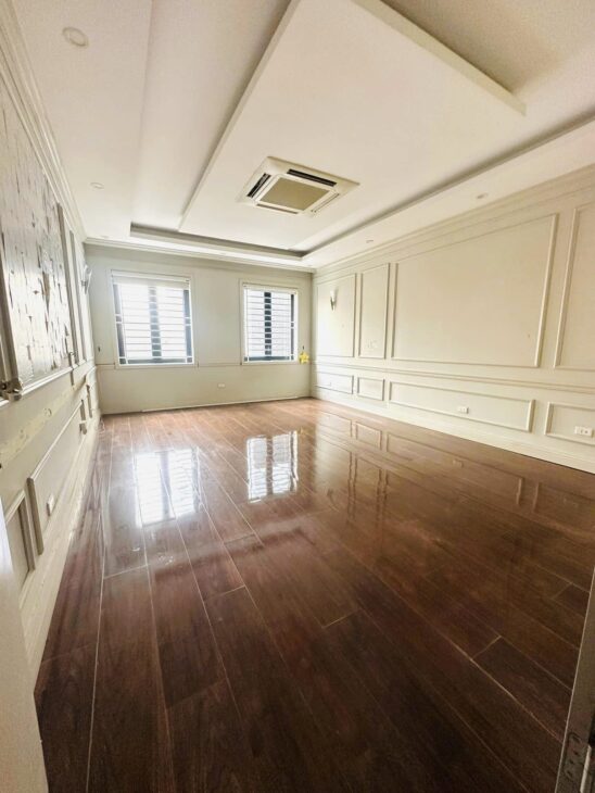 ????VIP Mặt phố Linh Lang 100m 7T Thang máy, Đẳng cấp Ba Đình, 48.5 Tỷ????