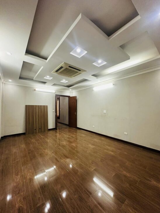 ????VIP Mặt phố Linh Lang 100m 7T Thang máy, Đẳng cấp Ba Đình, 48.5 Tỷ????